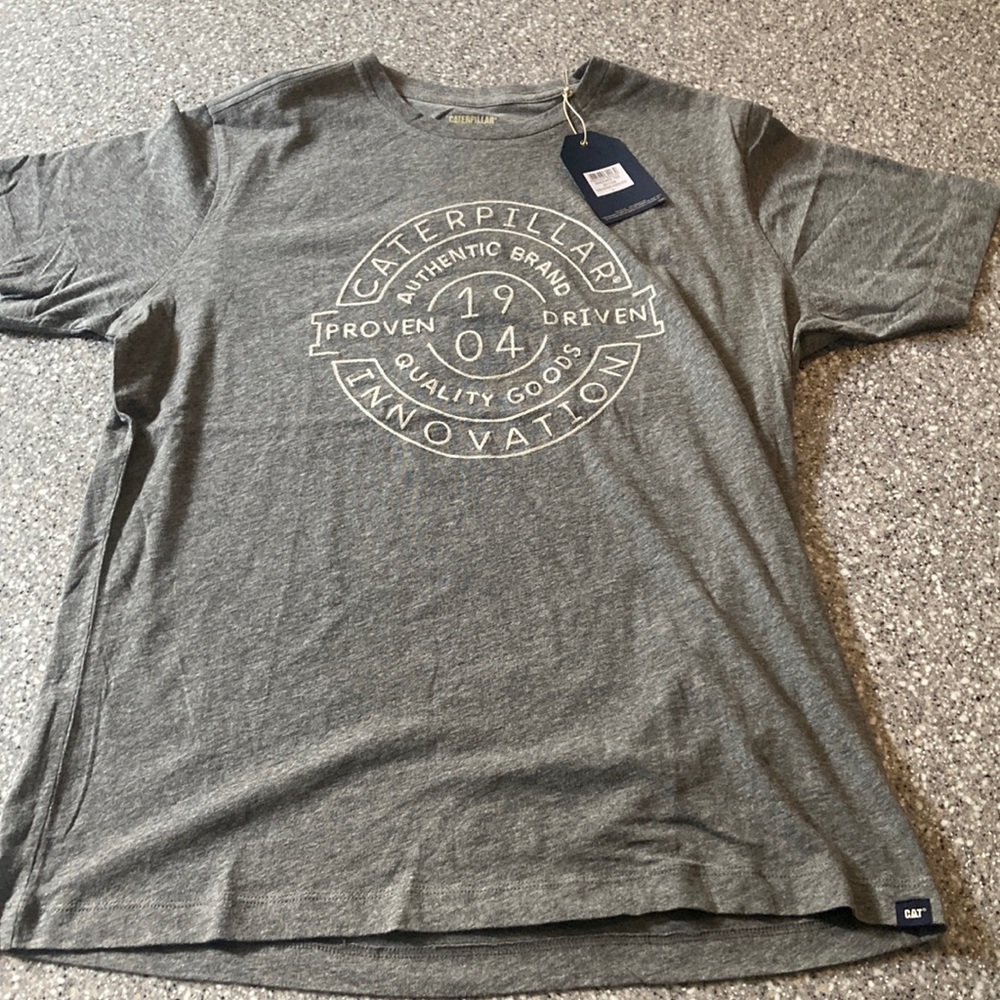 NWT Caterpillar Men's Logo Graphic T-Shirt Innovate tee dark heather grey